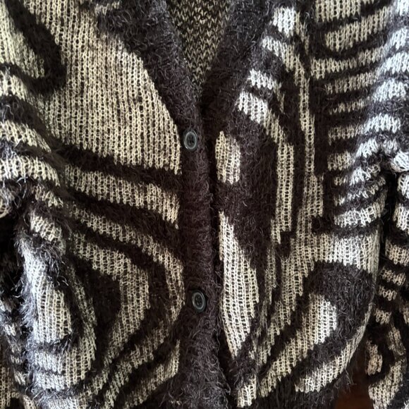 Jessica Simpson animal print v neck button down sweater in size S - Picture 2 of 4